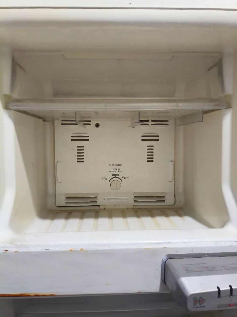 Vende-se geladeira com defeito  - Foto 2