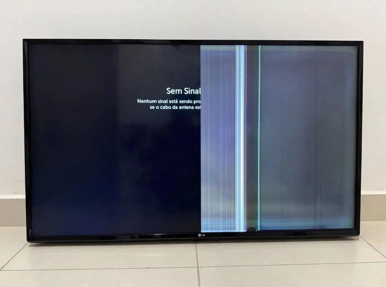  televisão LG 43 com o display quebrado internamente,