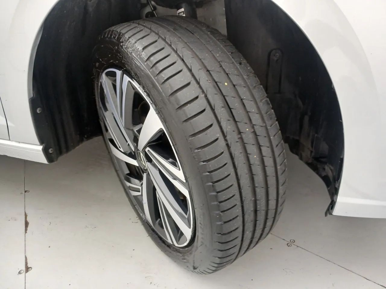 Volkswagen Virtus Highline 200 TSI 1.0 Flex 12V Aut, foto 13 de 18