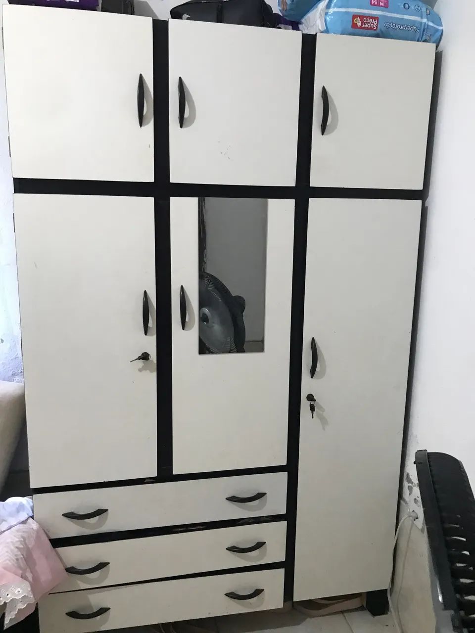 Guarda roupa branco 