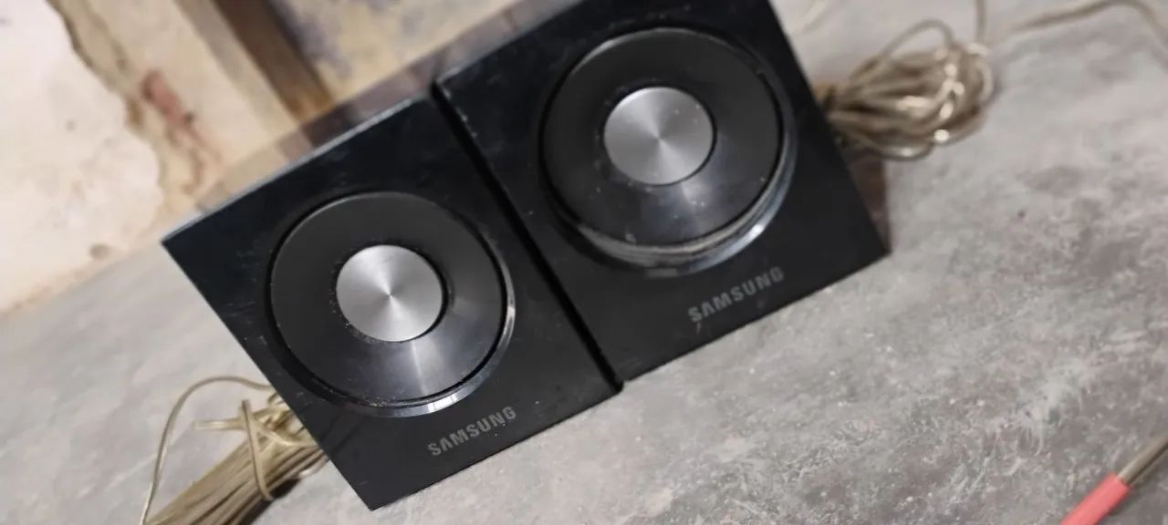 Caixa Speaker Home Samsung PS / HT com cabo usado - Foto 4