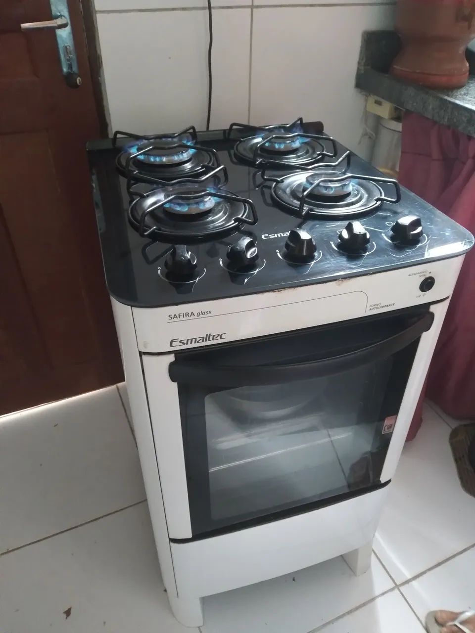 Fogão 4 bocas está funcionando perfeitamente 457$ - Foto 3
