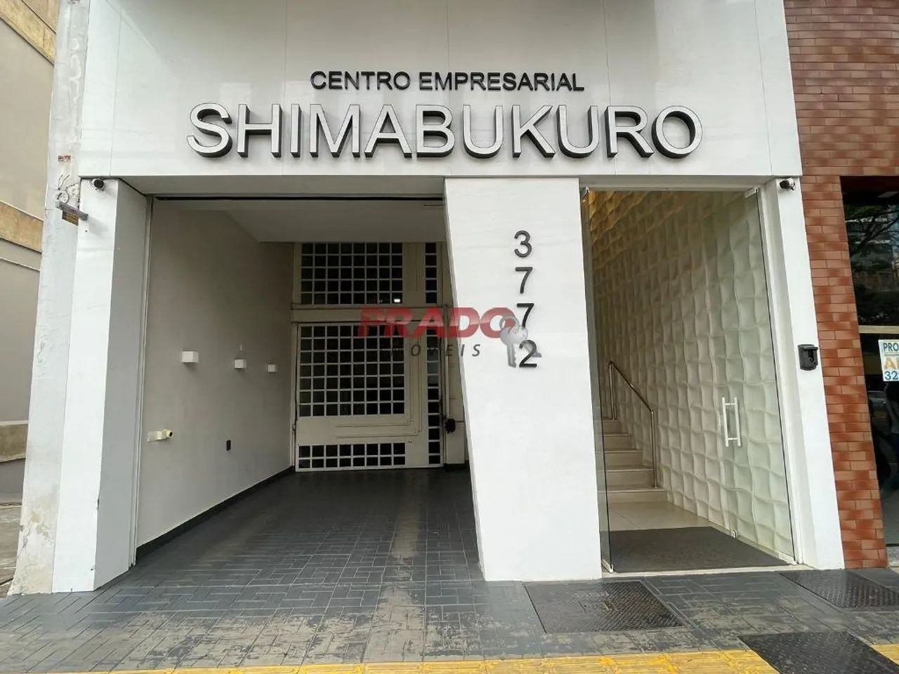 Sala comercial com 70m² privativos + 1 vaga em área central de Maringá-PR para Locação! - Foto 3