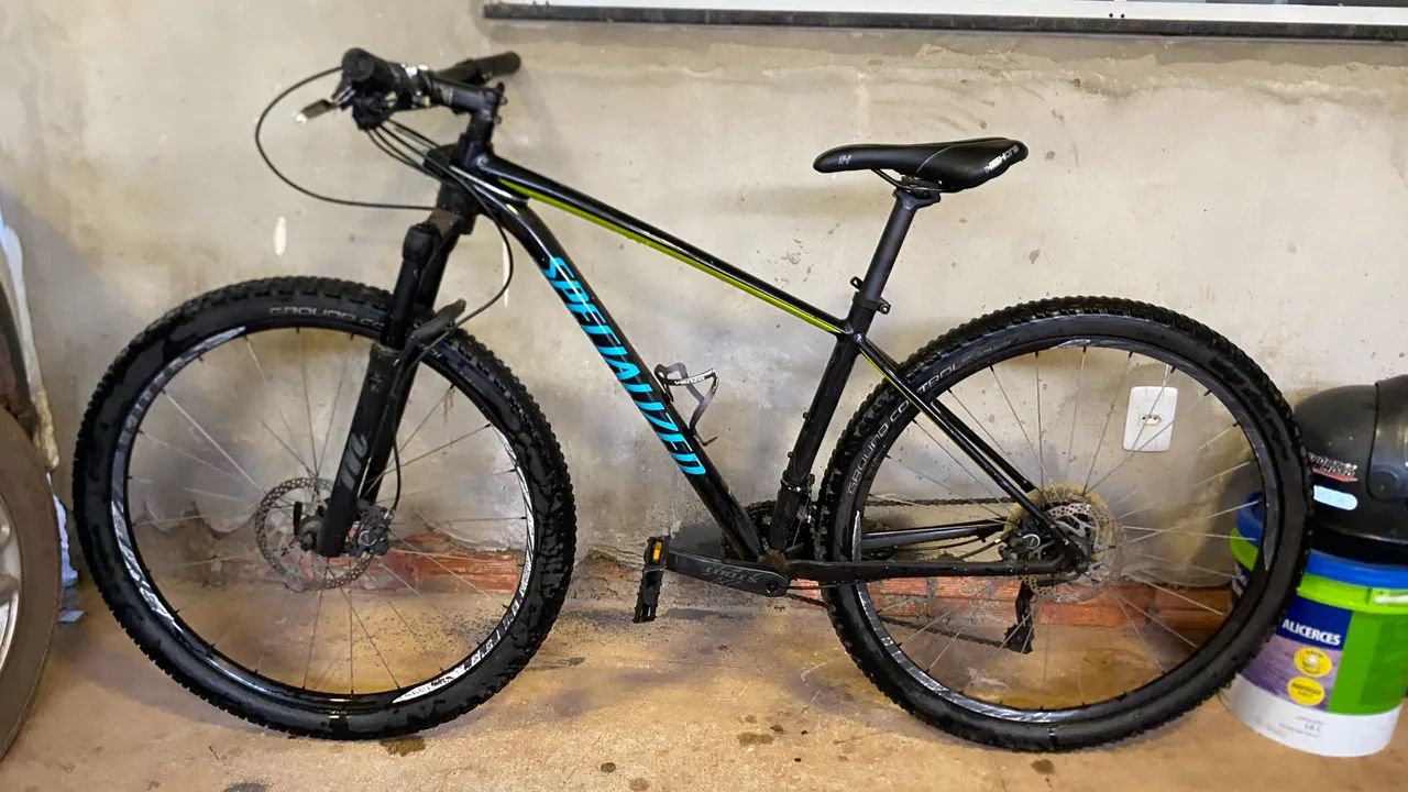 Vende-se bicicleta specialized  - Foto 2