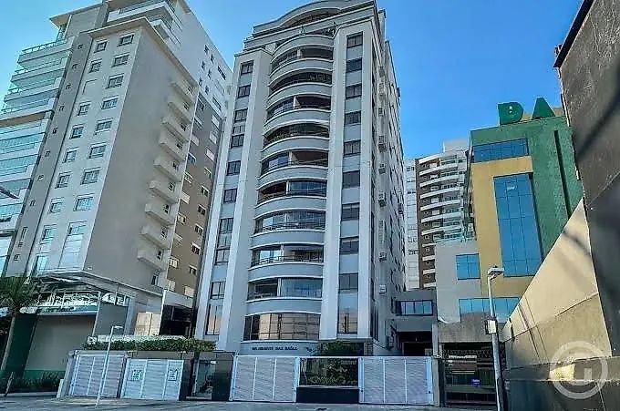 APARTAMENTO 3 DORMITÓRIOS - CENTRO DE FLORIANÓPOLIS