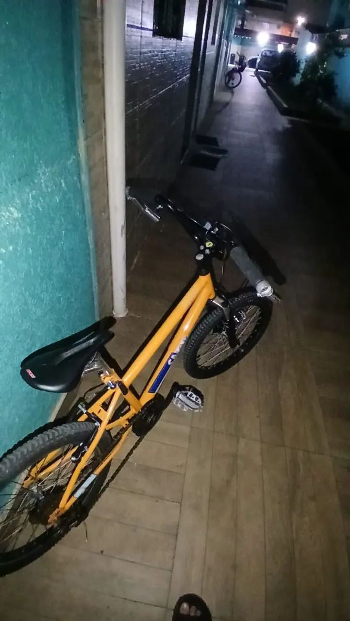  bicicleta aro 20 semi nova - Foto 3