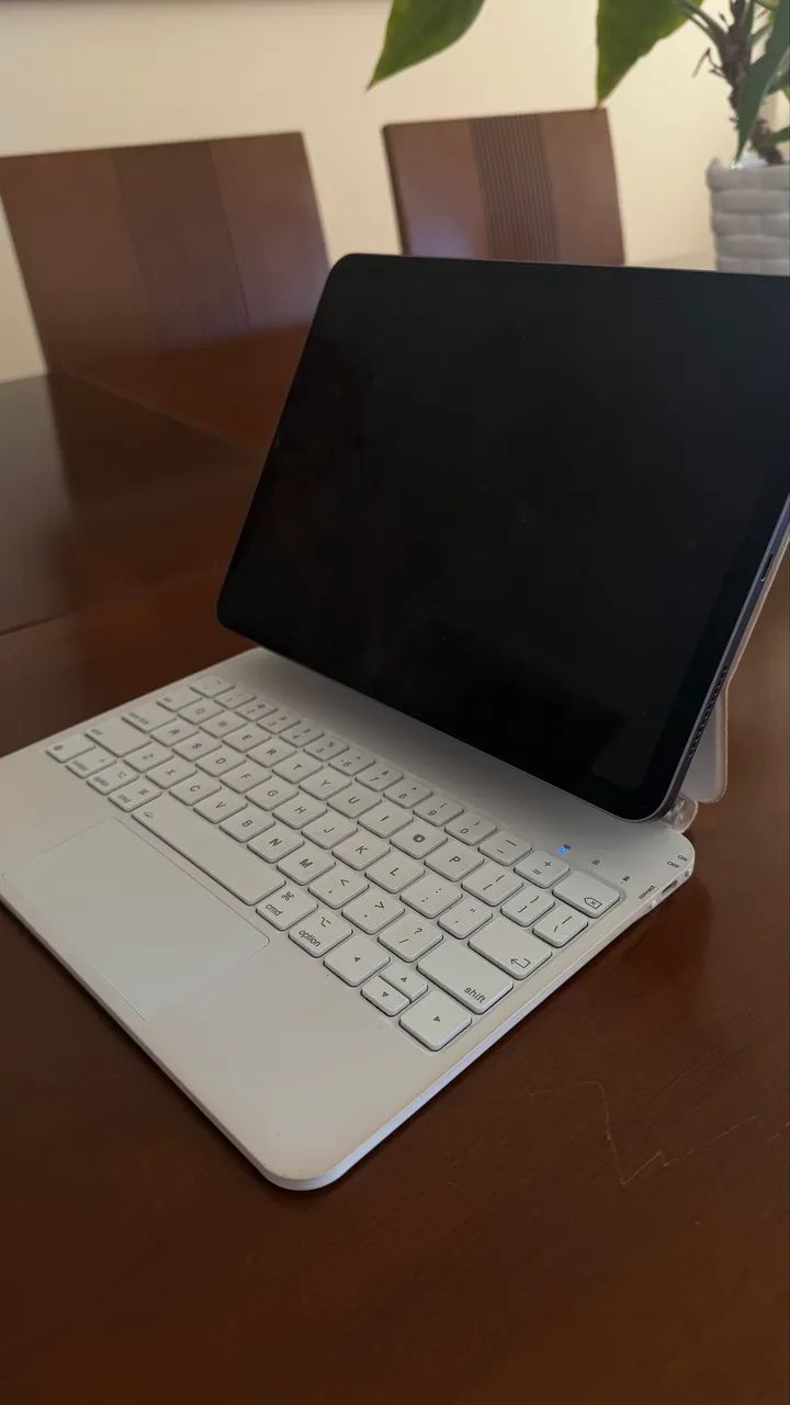 iPad Air 5 ROXO com capinha de teclado  - Foto 5