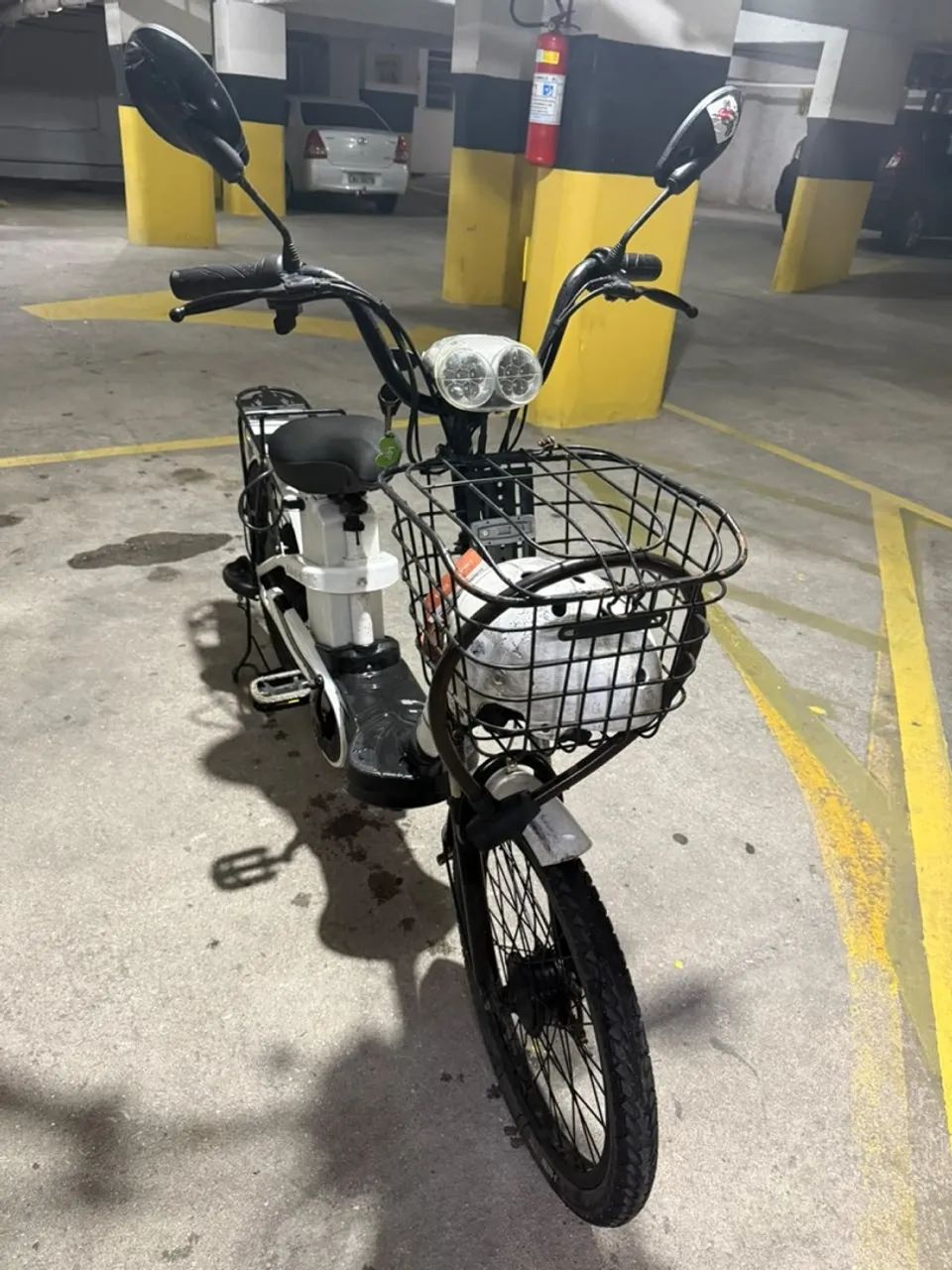 Bicicleta Elétrica LEV com Cesta e Capacete - Foto 5