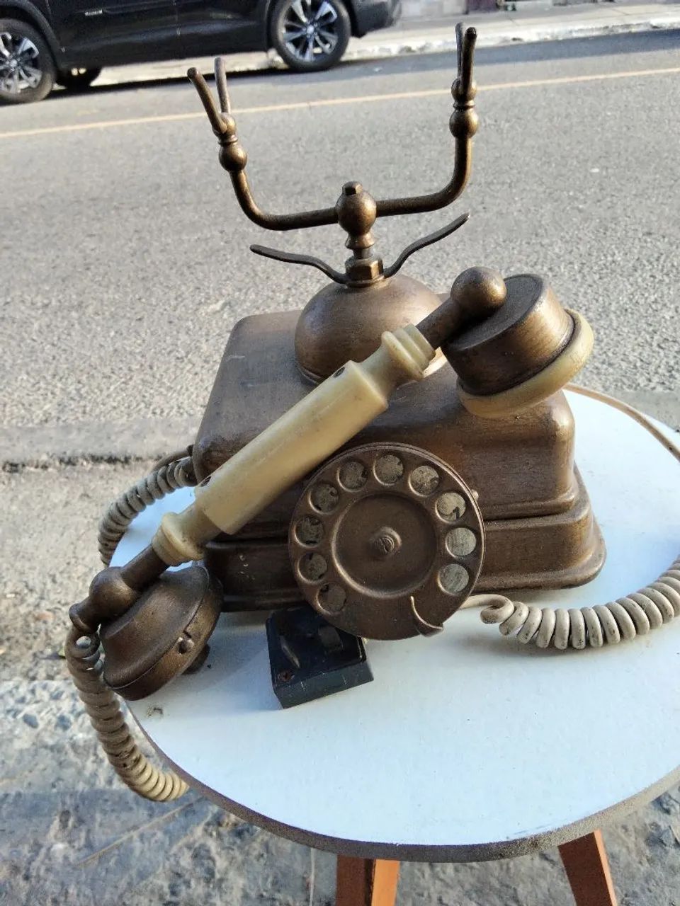 Telefone Antigo material em Bronze... - Foto 2