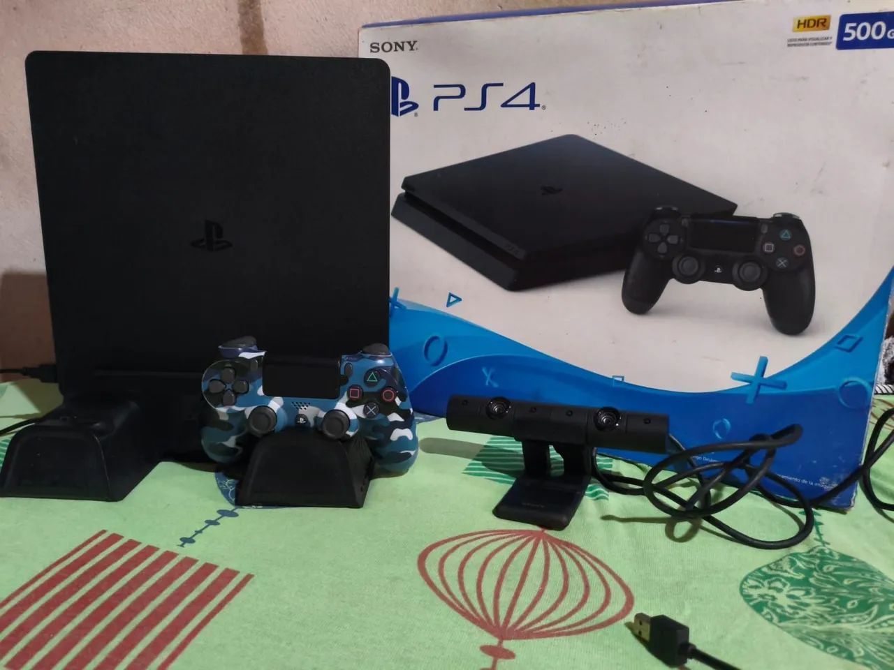 Vendo PS4 com câmera 4k original e base carregamento  - Foto 2