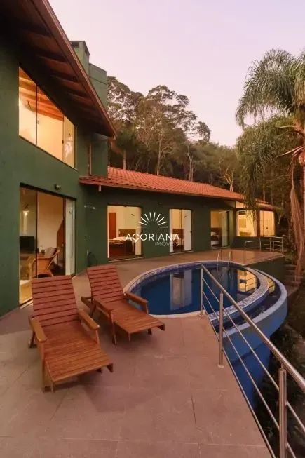 Apresentamos um imóvel exclusivo que une sofisticação, conforto e contato com a - Foto 3