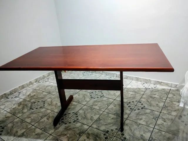 Mesa de mogno 