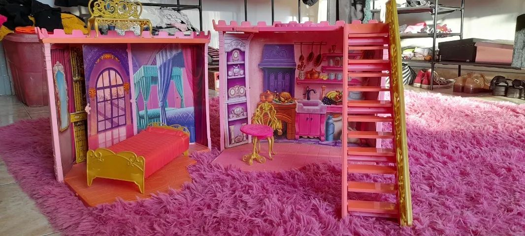 Castelo da Barbie e as Três mosqueteiras - não entrego mãos - Foto 3