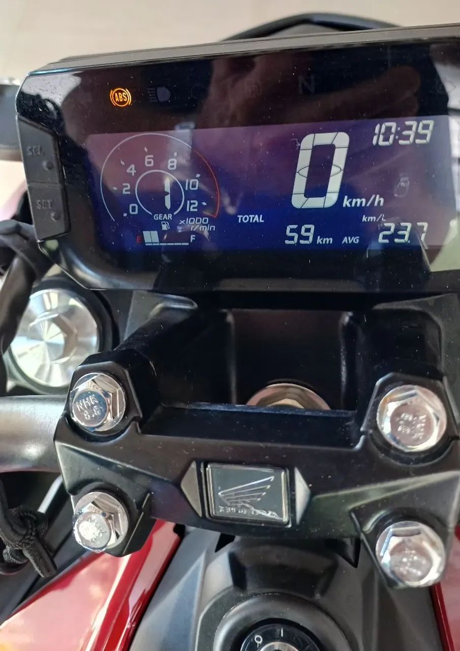 CB 300f 2026 zero com 70 km - Foto 3