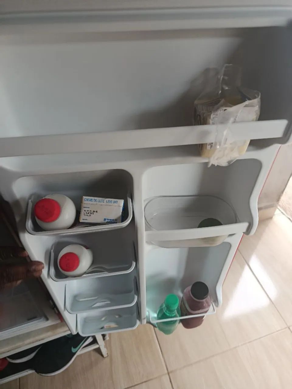 Vendo geladeira mini perfeito estado - Foto 4