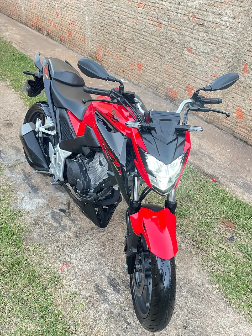 CB 300F Twister