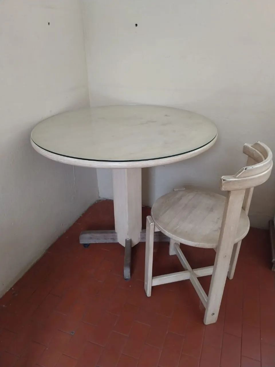 Mesa com 4 cadeiras