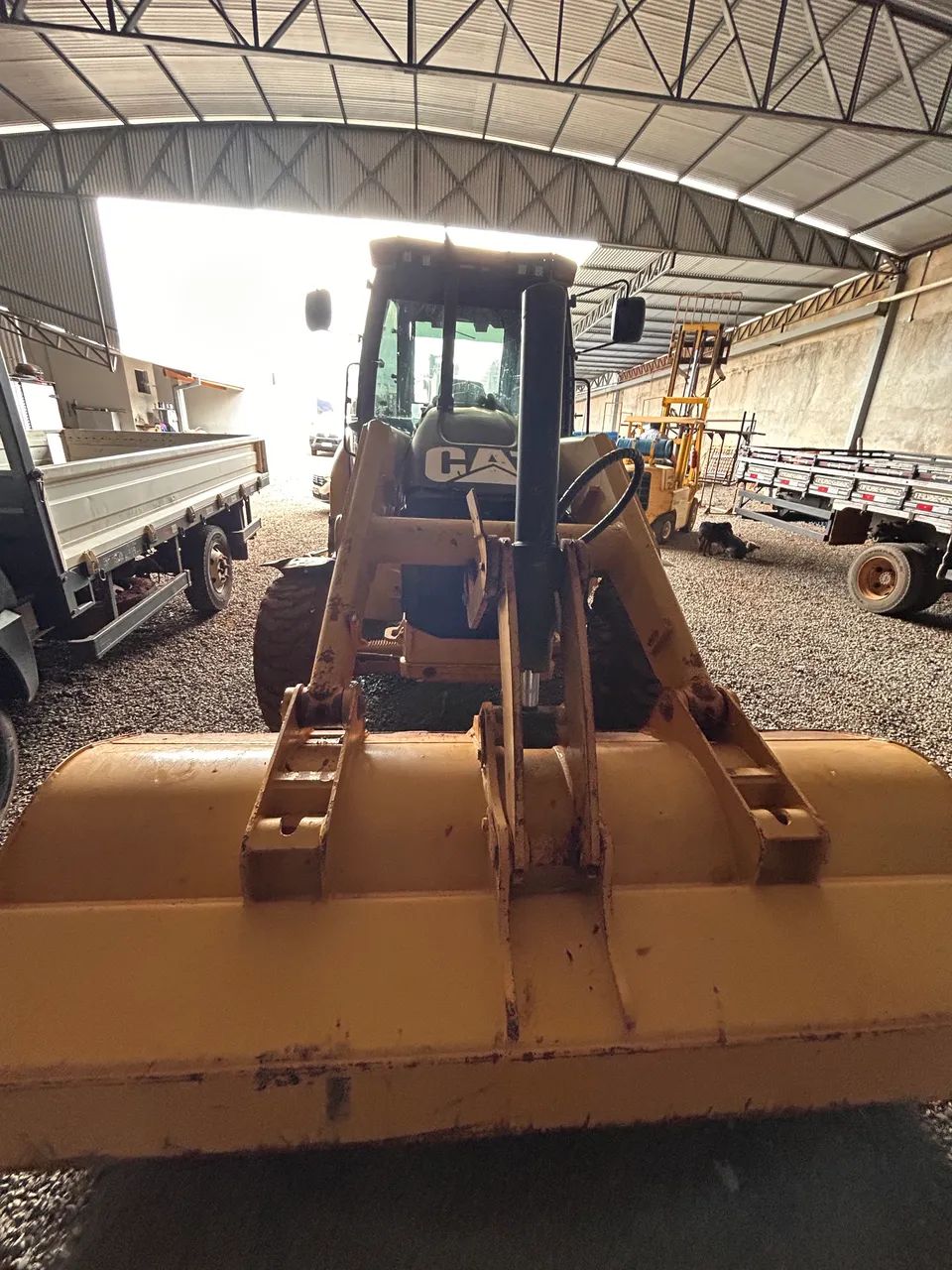 Retroescavadeira Cat  - Foto 4