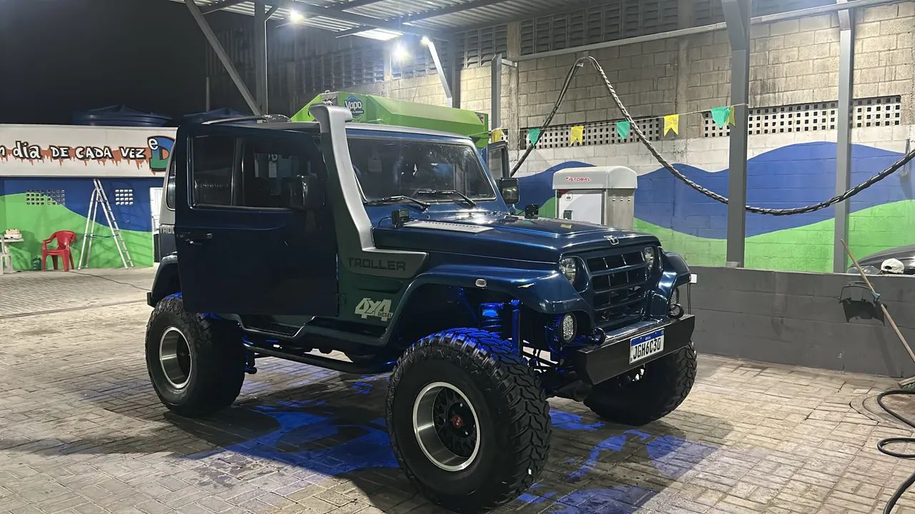 Troller T-4 2002