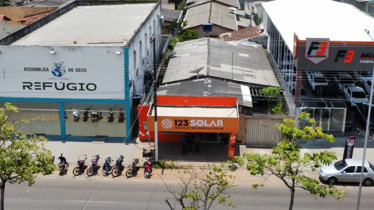 Vendo casa na via das flores 