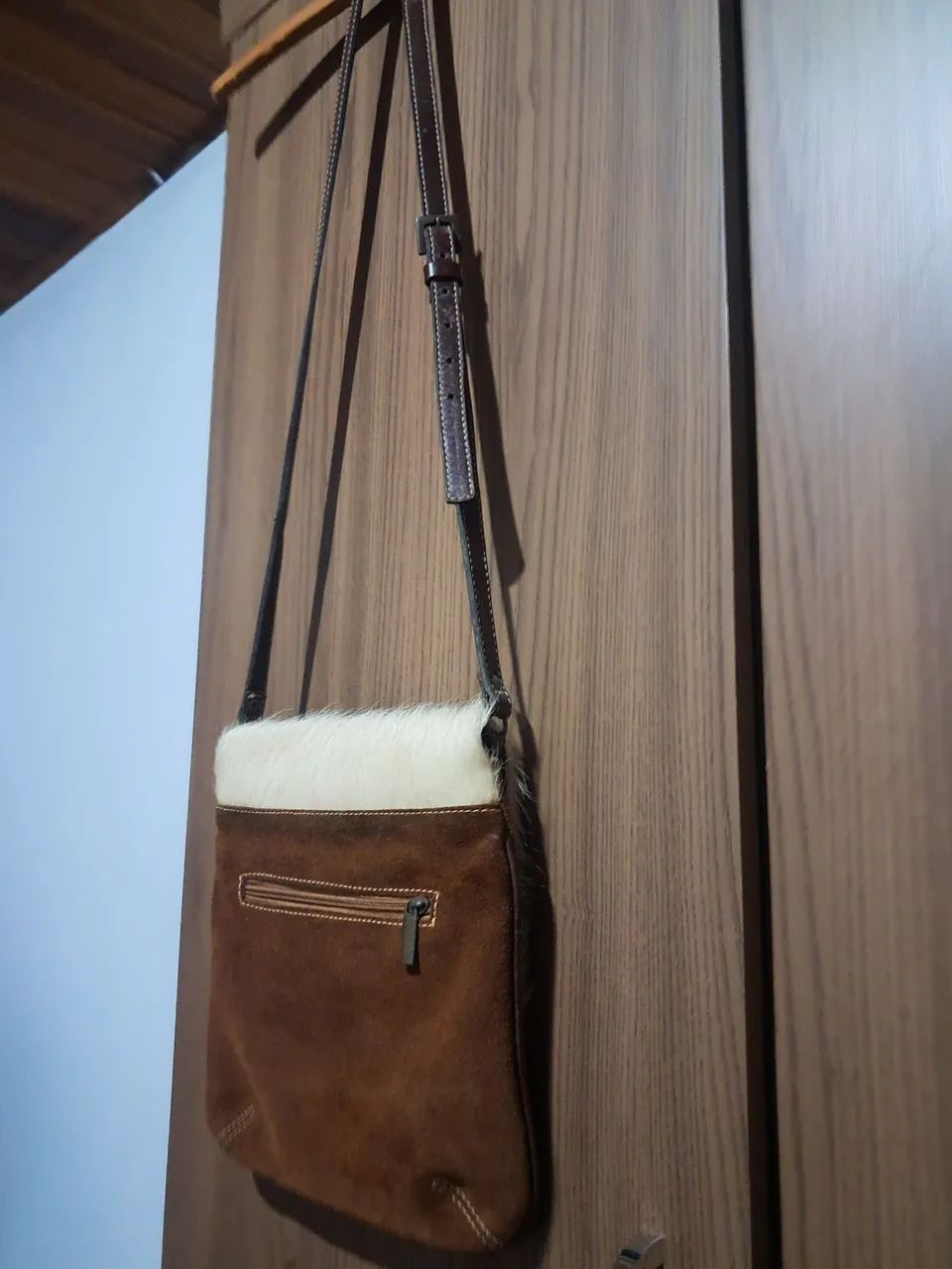 Bolsa Country de couro e com pelo legítimo  - Foto 3