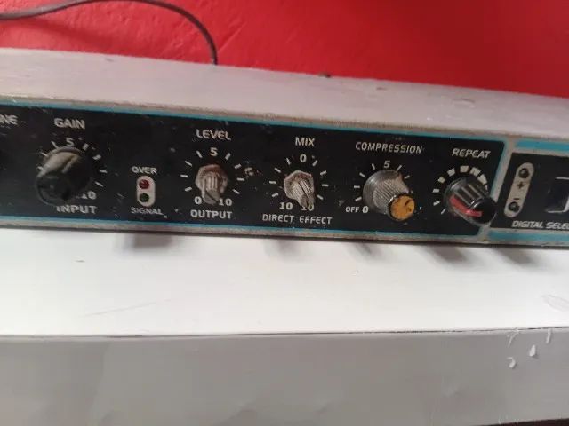 Maquina se efeitos, echoverb 2.  Delay Chorus,reverb etc - Foto 3