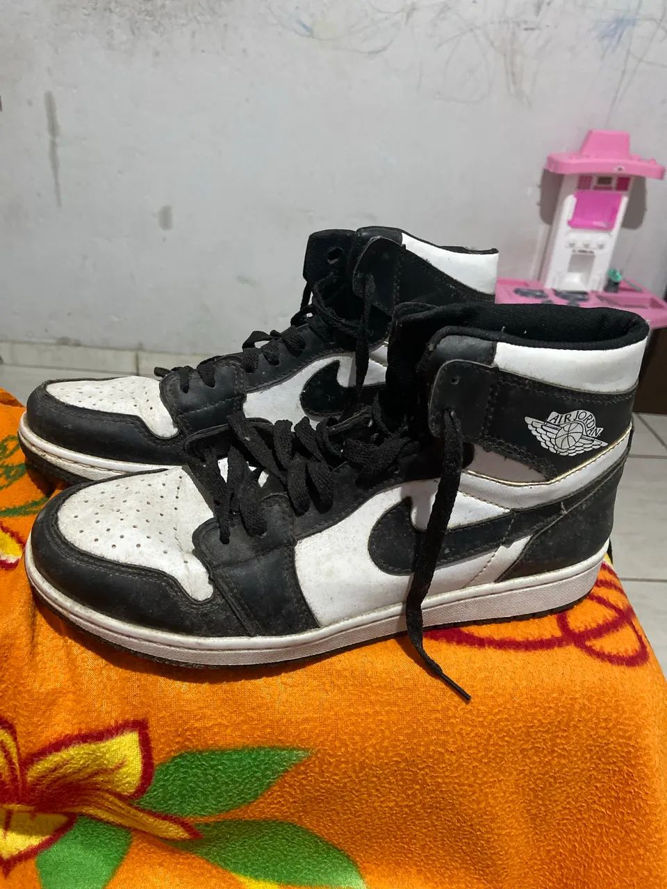 Tênis jordan preto com branco