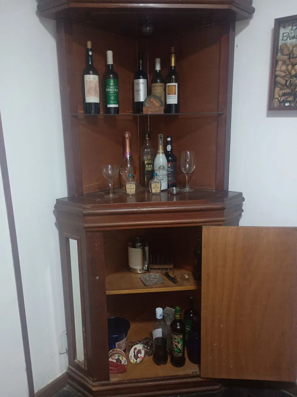 Bar de canto em  madeira, maciça, com espelhos  - Foto 3