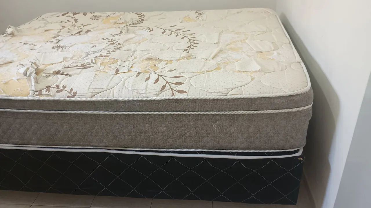 Vendo cama com base e colchão - Foto 3