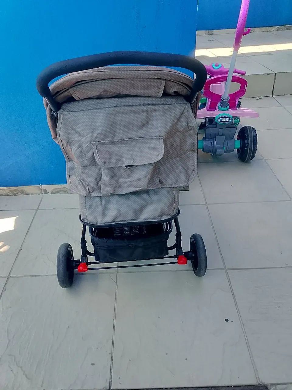 Carrinho de bebê Cosco usado - Foto 3