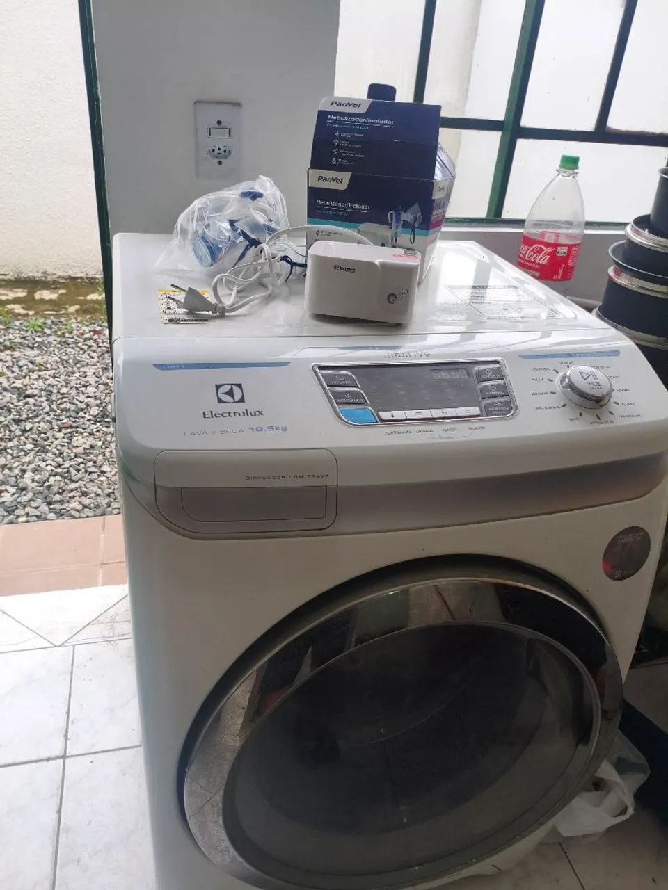 Máquina de lavar lava e seca