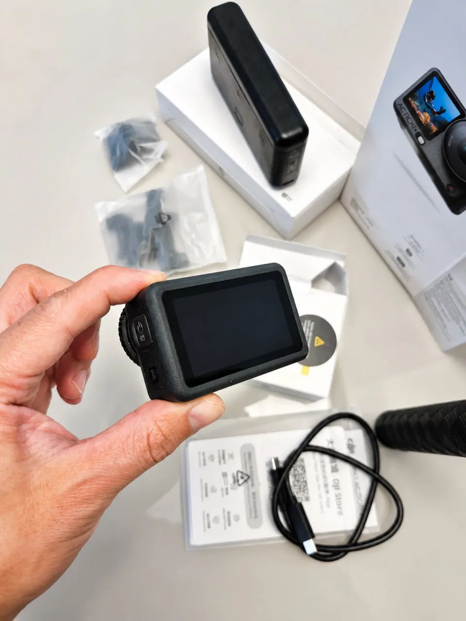 Dji Osmo Action 6 Adventure Combo - Foto 3