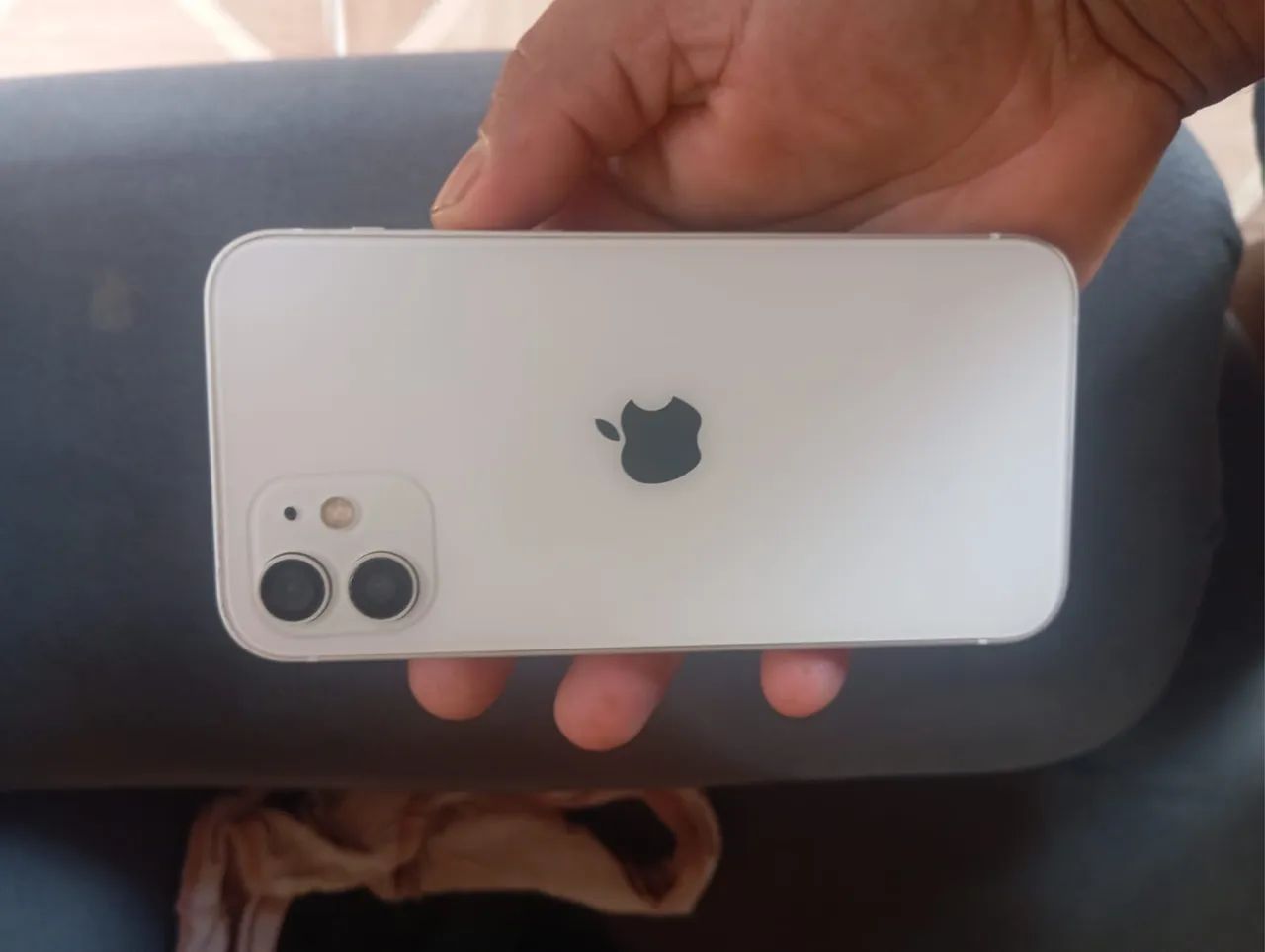 Celular iPhone 12 256GB Face ID funcionando e com carregador original  - Foto 2