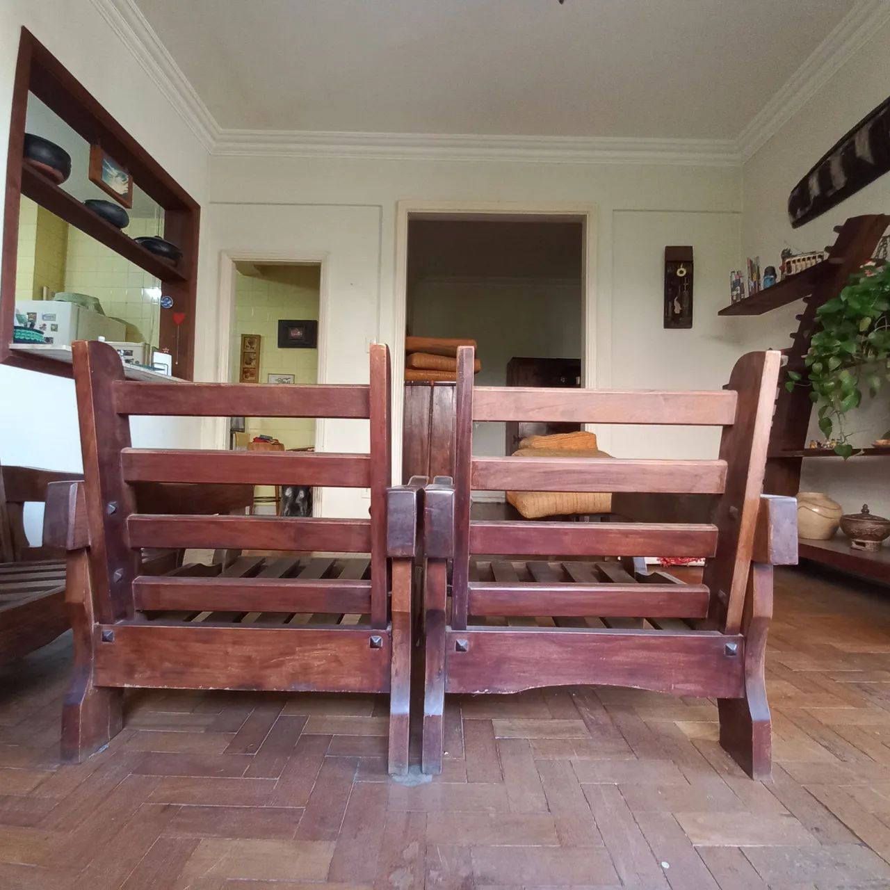 Jogo de Sofá e 2 poltronas em madeira maciça.  Móveis de Gramado - RS. - Foto 5