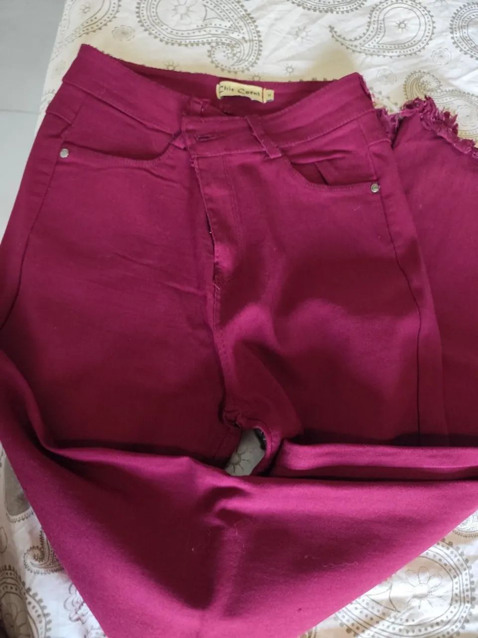 DESAPEGO Calça sarja com lycra tamanho M cor marsala - Foto 4