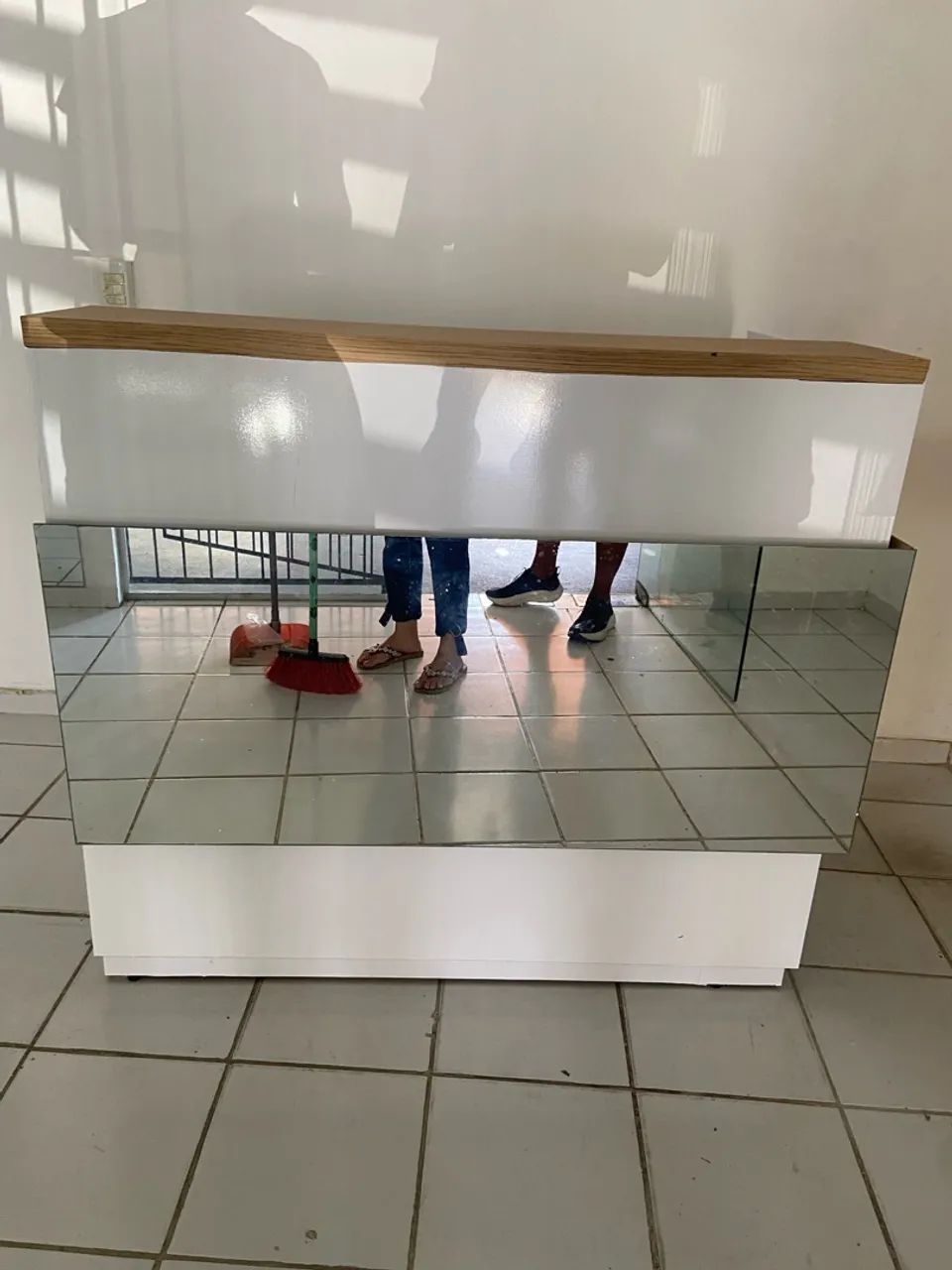 Balcão caixa ou recepcionista 