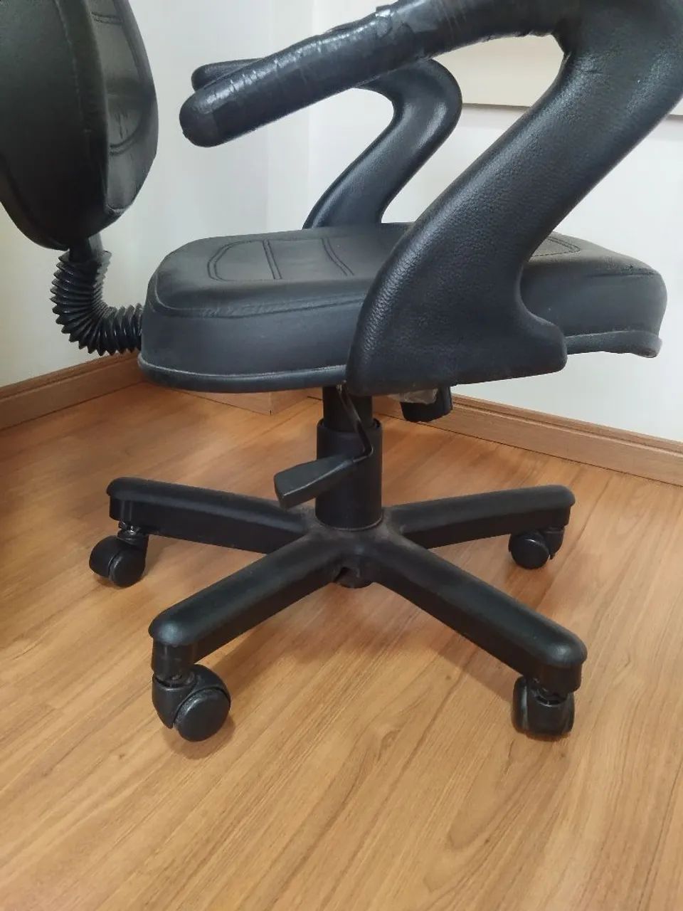 Cadeira de Couro Escritório  - Foto 2