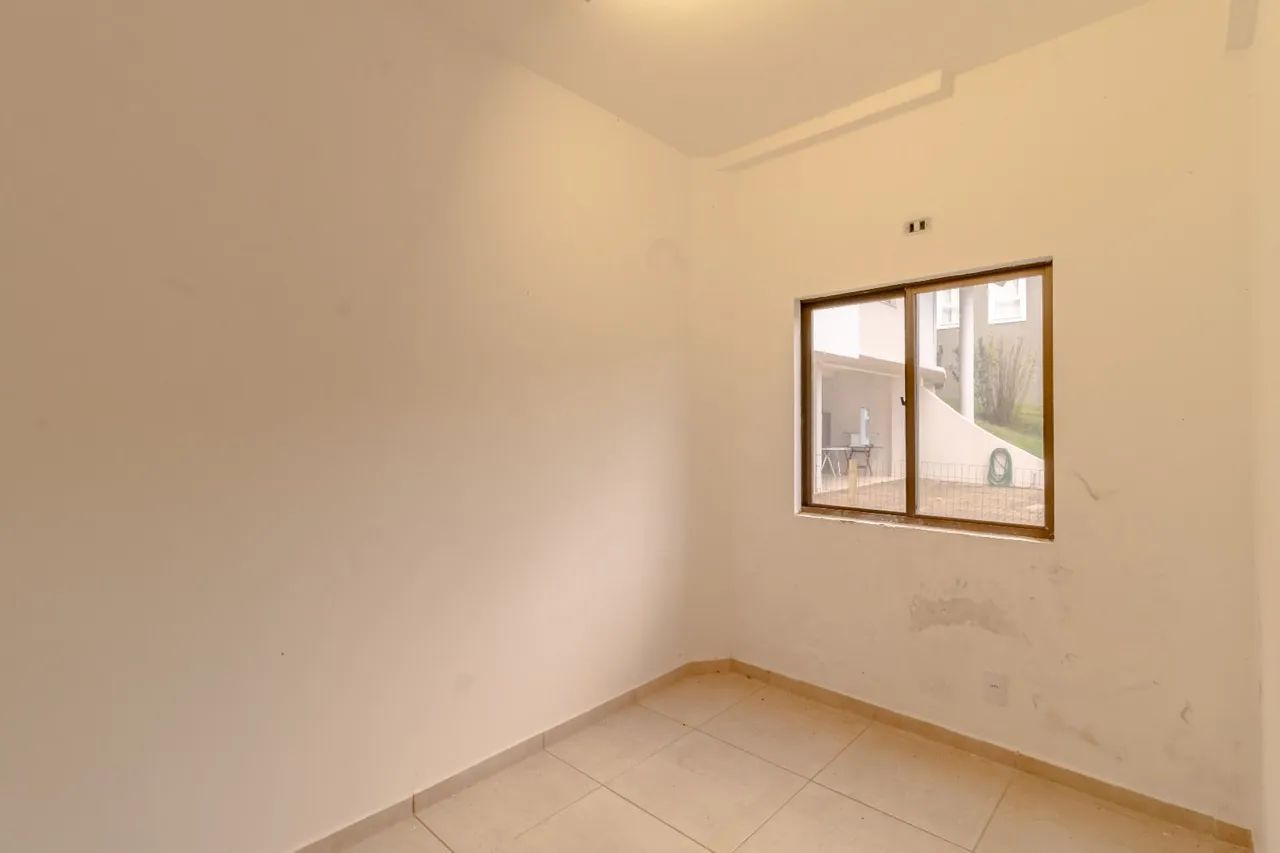 Casa em Condomínio Fechado com 04 quarto - Foto 2