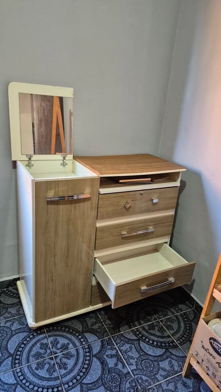Pentiadeira ou Cômoda