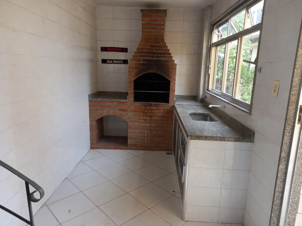 Excelente casa em vista alegre,rua fechada - Foto 5