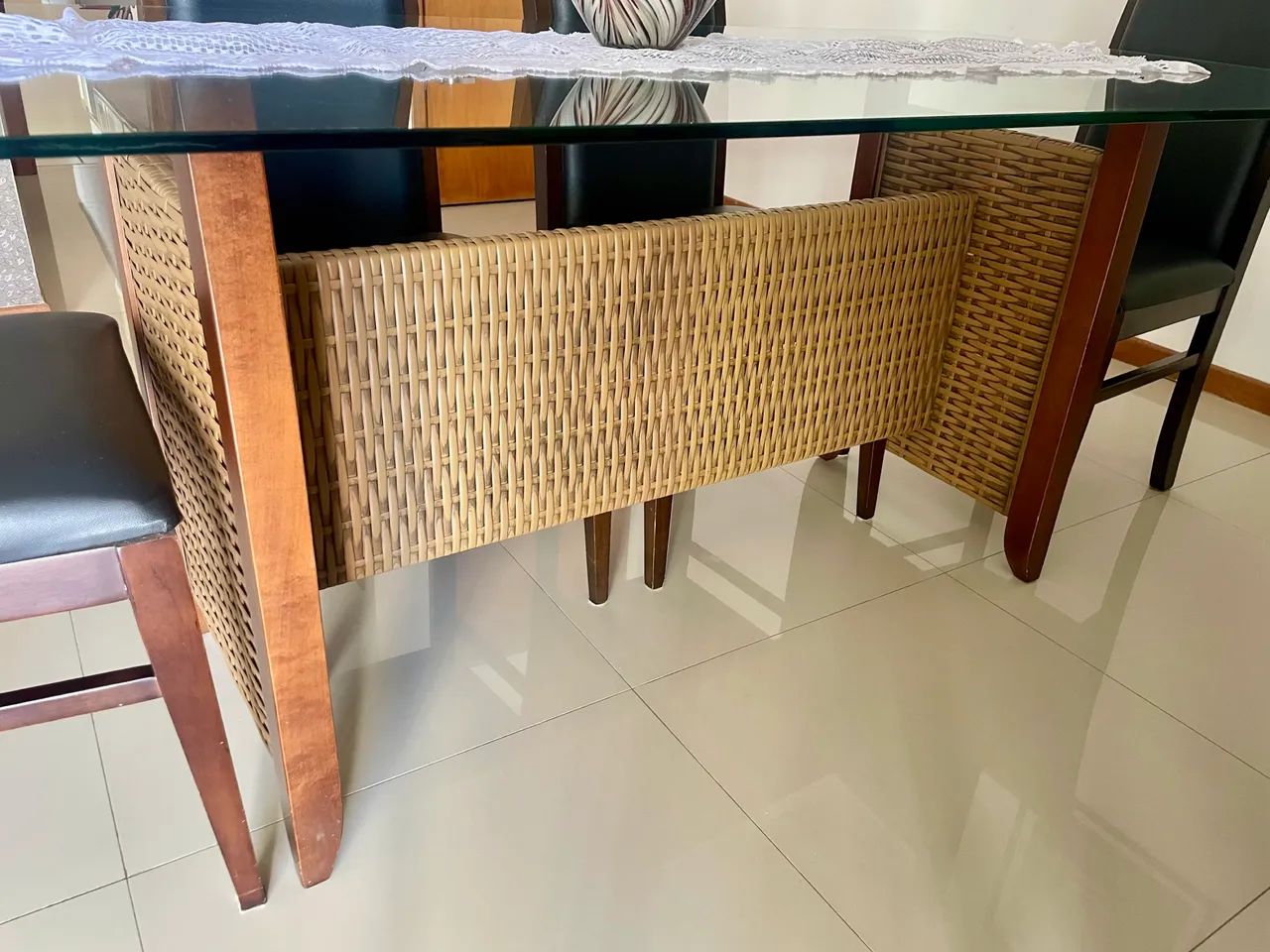 Conjunto de mesa e cadeiras em madeira  - Foto 5