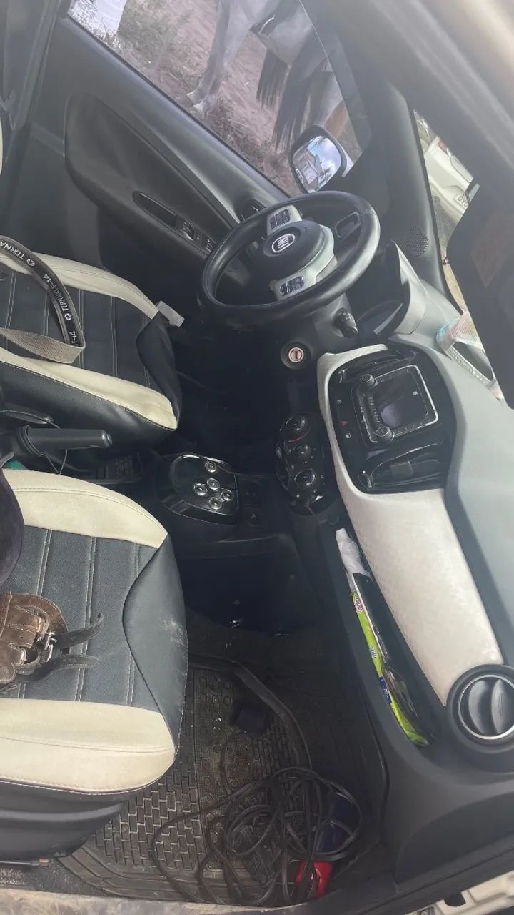 Fiat Uno Sporting Dualogic 1.4 EVO Flex 8V 4P 2015 - Foto 5