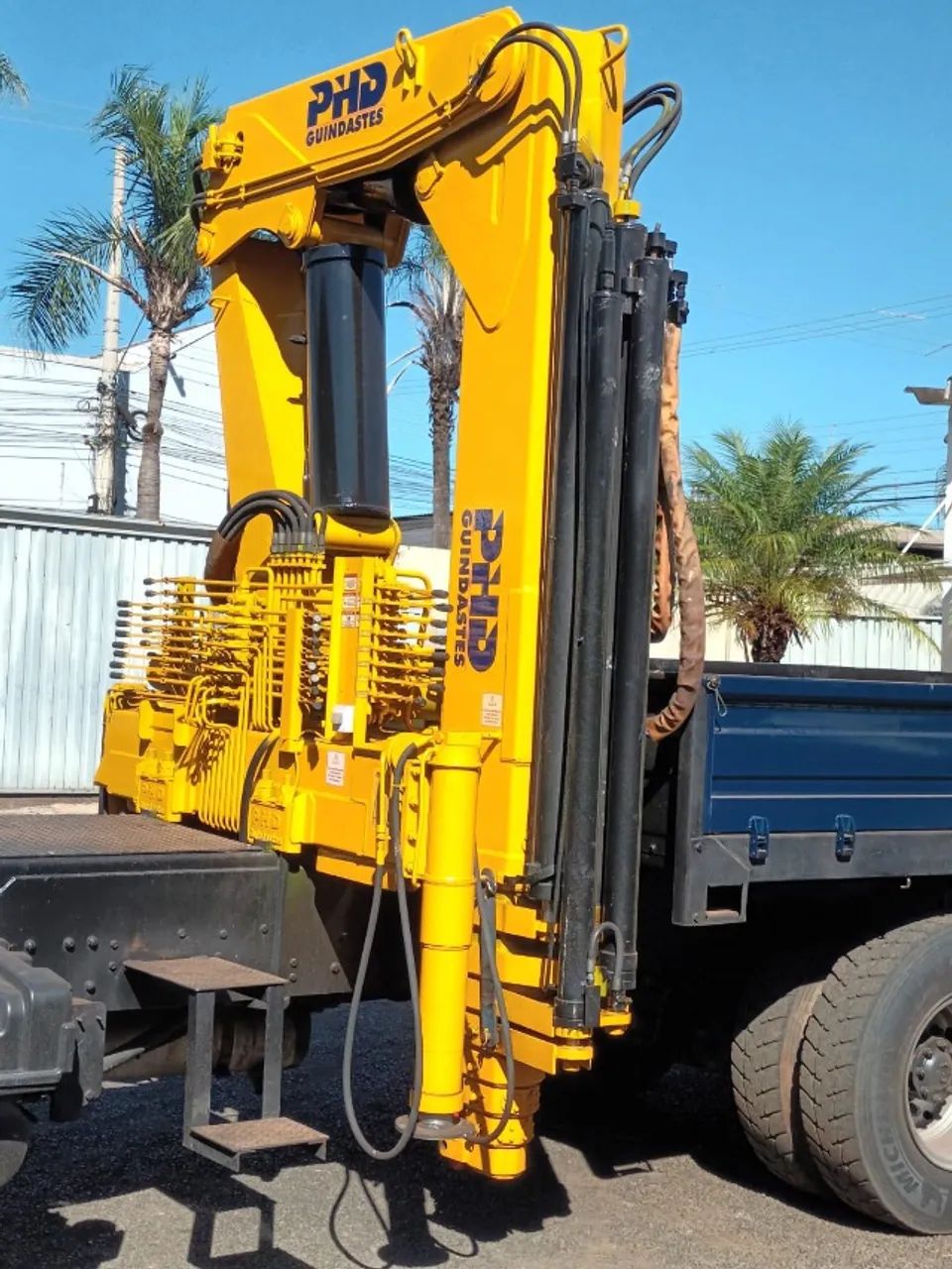 FORD CARGO 2326 6x4 COM MUNCK  - 15.000 km - Foto 3