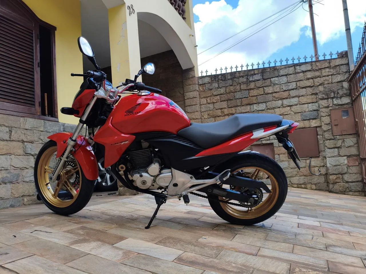 CB 300R