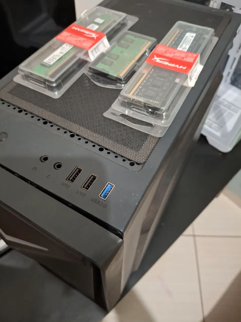 Gabinete e Memórias Ram DDR3