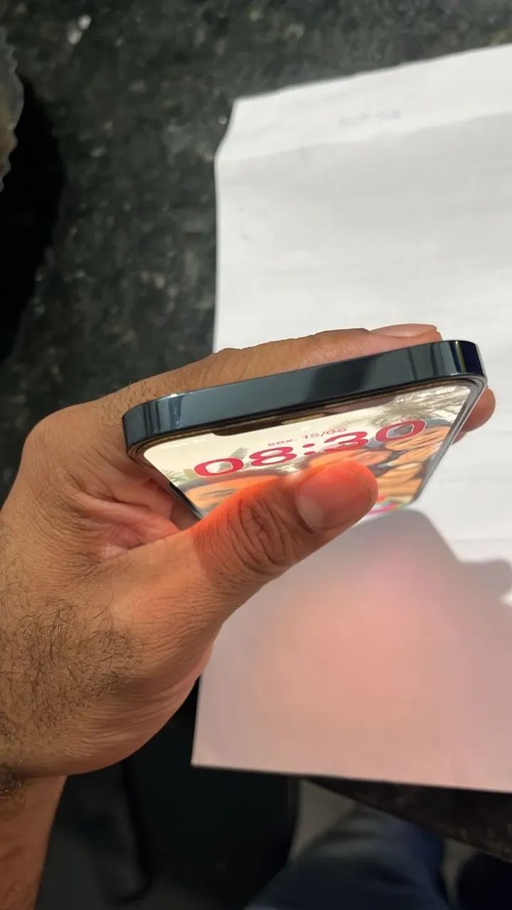 Celular iPhone  12 pro 256g - Foto 3