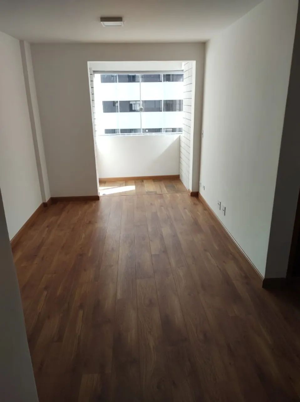 APTO 1 QUARTO CENTRO - PROX SHOPPING CURITIBA
