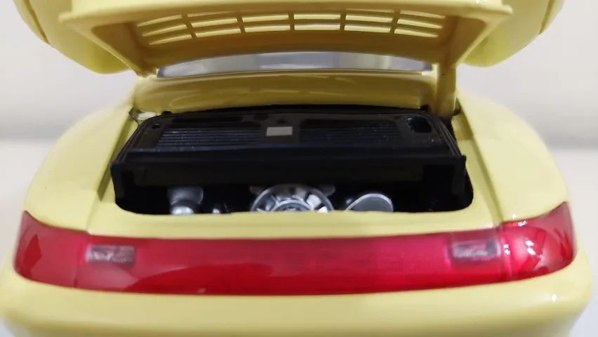 1:18 Porsche 911 Turbo S (993)UT Models - Hobbies e coleções