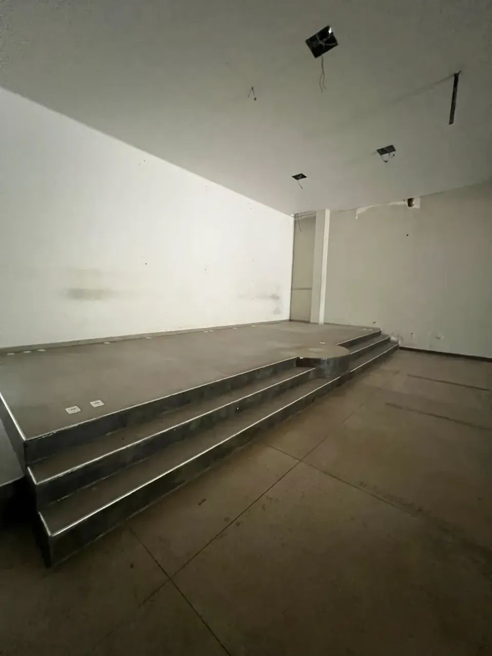 Oportunidade Única: Galpão Comercial na Av. Dona Constança! - Foto 5