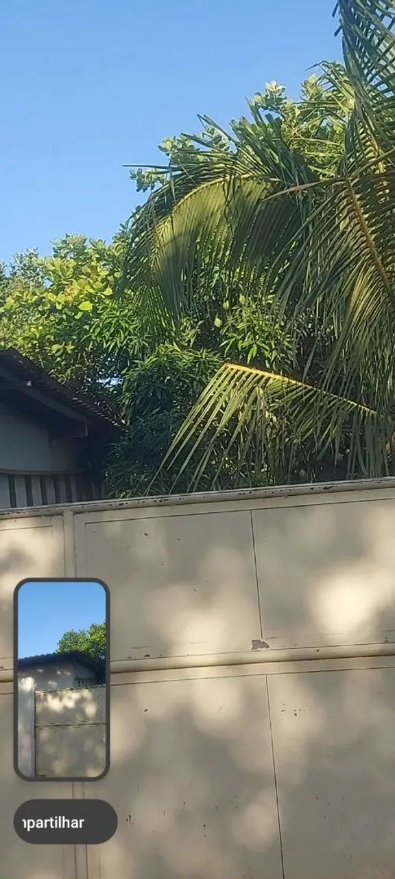 Vendo Casa , com terreno amplo e área pra construir 